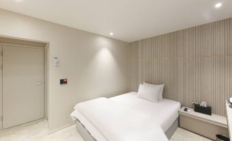 Cube Hotel