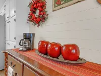 Dean's Retreat at Georgetown 3 Bedroom Home Hotels in Georgetown