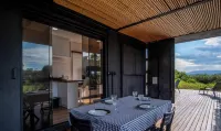 House w/ BBQ and Lake Access Mat0021