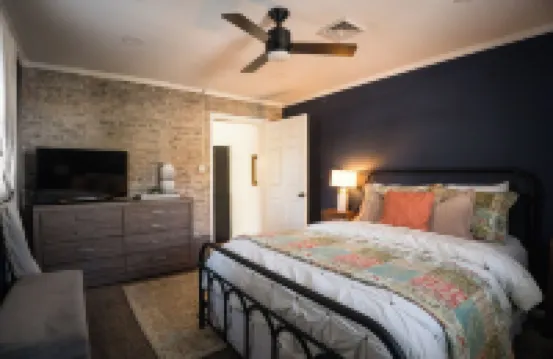 Newly renovated Carriage House, on lovely property near Intercourse, PA