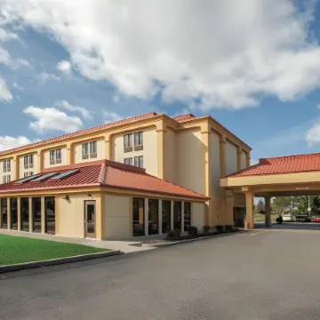 Townhouse Near Hall of Fame Canton I 77