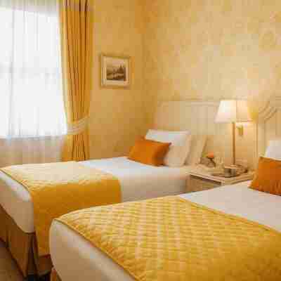 Friendly Inn People Rooms