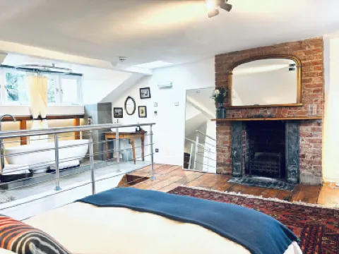 Central Victorian House Hotels near Camden