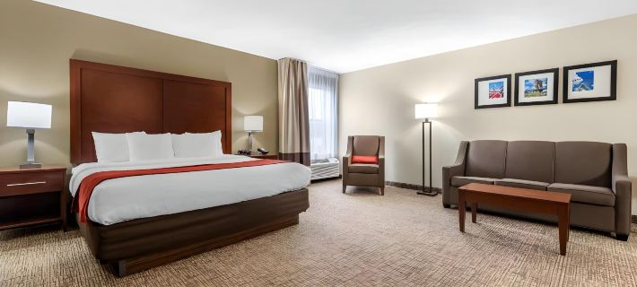Comfort Inn & Suites Cincinnati Eastgate Hotels in Clermont County