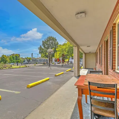 OYO Palm Leaf Motel