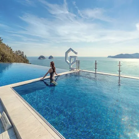Le Grand Bleu Resort