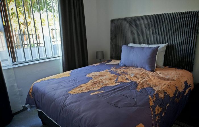 Stylish Studio Room with Shared Pool Near Table View Beach