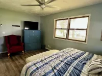 5 Bedroom Lake Access House and Entertainment Bldg