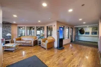 Pinedale Hotel & Suites