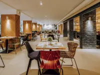 Ibis Styles Golden Sands Roomer Hotel - breakfast