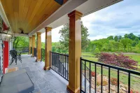 Walk to Main St! 4-acre Family Escape in London - 3 estrellas
