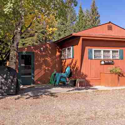 6 Blocks to Yellowstone NP: 'bison Home' w/ BBQ Hotel Exterior