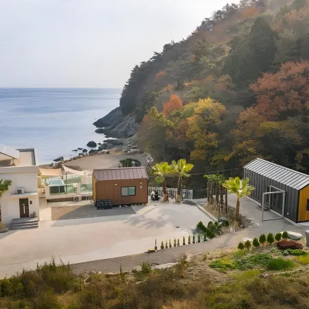 LIM Sea Side Poolvilla Pension