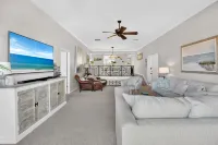 Coastal Lakehouse Condo on Siesta Key Public Beach