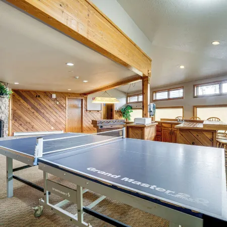 Silverthorne Condo: New Pool & Hot Tub + Fireplace