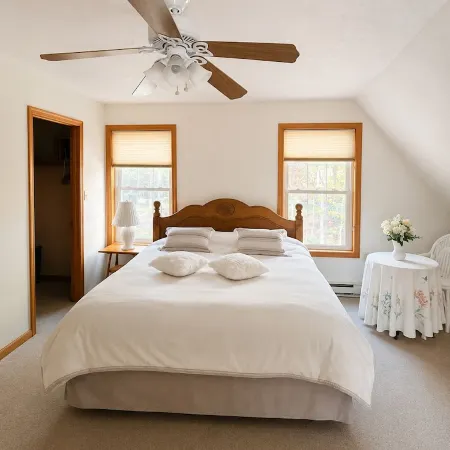 Cozy Family Getaway - Pet Friendly, Fire Pit, BBQ