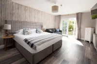 CBH Beach House Hotel - Pet friendly