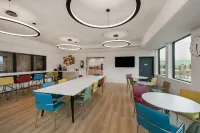 La Quinta Inn & Suites By Wyndham Kelowna Bc - servizio colazione