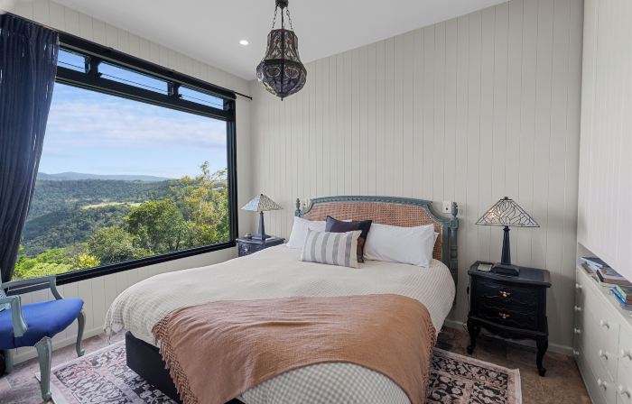 Escape to Serenity in Beechmont Luxurious Cabin Retreat