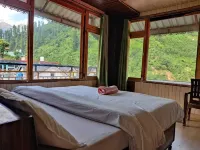 Suraj Guest House And Cafe - Pensions