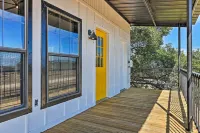 Chic Fredericksburg Retreat - Near Wineries! - spa