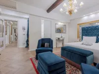 Ca Dell'Arte Hotels near A Plus A Gallery