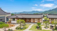 Hanok 1st Street - parking