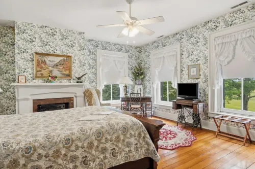 Rockwood Manor Bed & Breakfast - Homestays