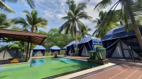 Moonshine Resort Chumphon - Beach