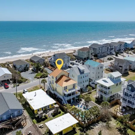 Southern Comfort : Private Pool, Hot Tub, Ocean Views, Elevator, & Walk to Town