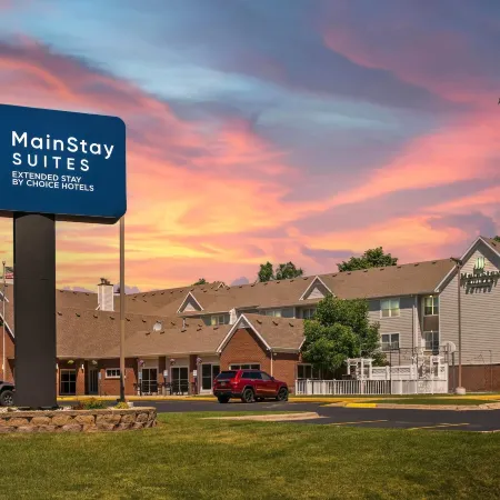 MainStay Suites Appleton Airport - Fox River Mall Area