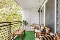 Riverwalk View Luxe Condo Views Pool & Free Parking - Apartments