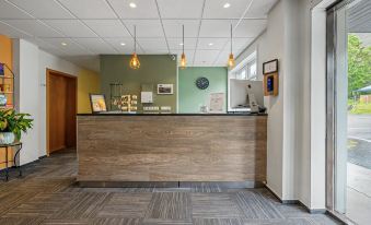 Hotel West