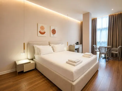 Sunset Boulevard Rooms - 2-Star