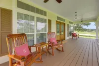 On 174 Acres! Ranch House in Colorado County - Wifi