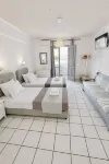 Zacharakis Studios - Ramah Hewan Peliharaan