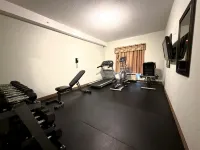 Golden Prairie Hotel & Lodge - gimnasio