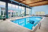Aloft Montreal Airport - Pools