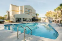 Fairfield Inn & Suites Brunswick - parking