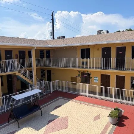Lisa Apt Motel
