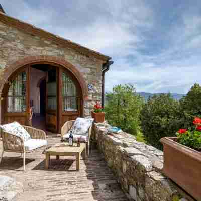 Borgo Vescine Hotel Exterior