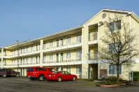 HomeTowne Studios Salem, or - Motels