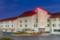 Red Roof Plus+ El Paso East - Pet friendly