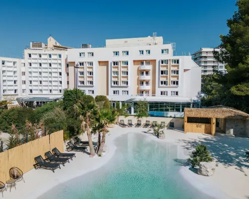 Le Drips Hotels near Plage de la Pointe Rouge