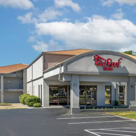 Red Roof Inn & Suites Manchester, TN