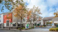Holiday Inn Express & Suites BERKELEY by IHG - breakfast