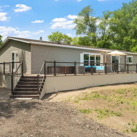 Fish & Relax Fireside: Mink Lake Retreat!