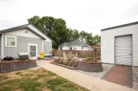 The Play House: Family Retreat 2 Mi to Pawnee Park - 2-Star