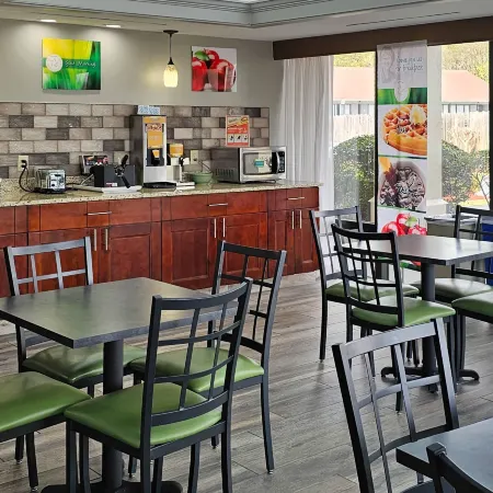 Quality Inn Near Six Flags Douglasville