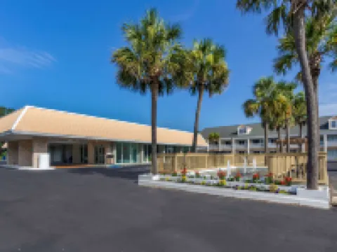 Quality Inn & Suites Hotels in Georgetown County